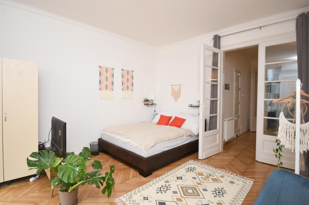 Castle Nest Apartment Budapeste Exterior foto